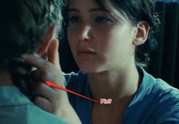 pininhand LeakyNews.com The Hunger Games